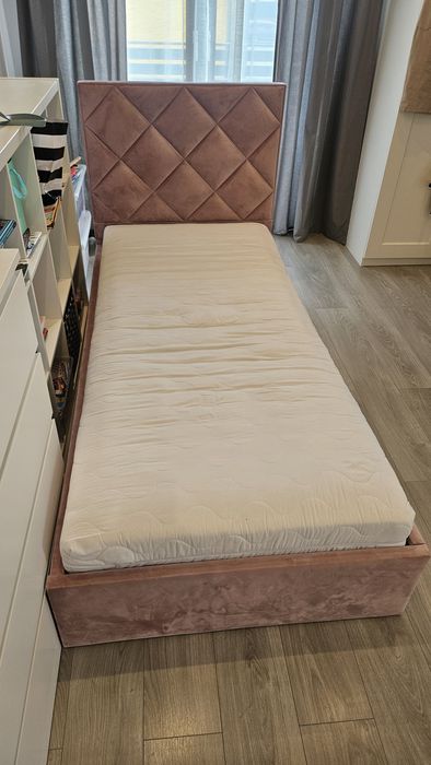 Łóżko welurowe różowe tapicerowane 80x200