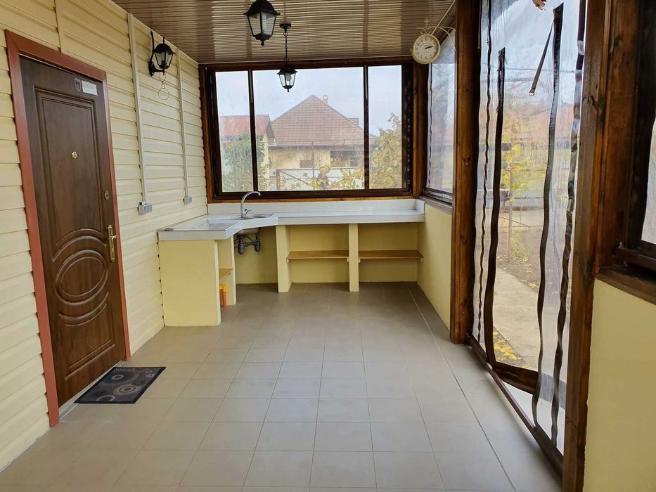 Продам дом в Каролино-Бугазе. Отопление, веранда, мангал, парковка.