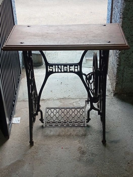Mesa decorativa SINGER