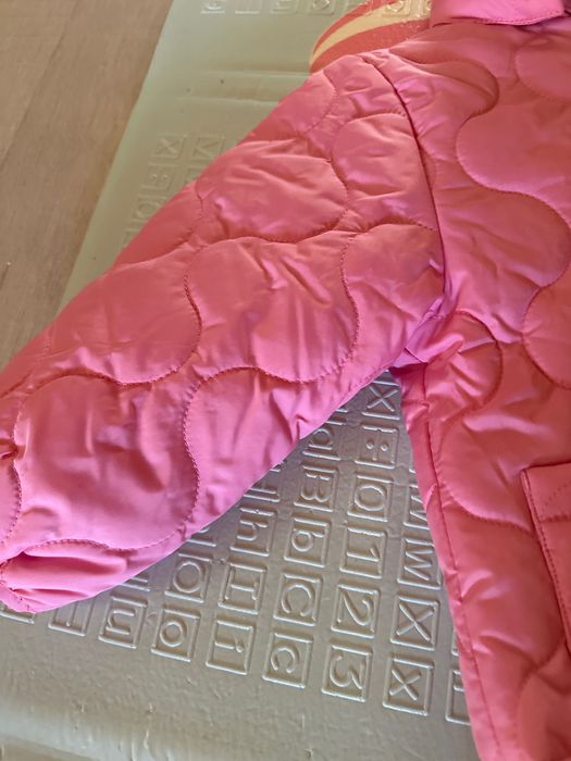 Дівчача весняна курточка