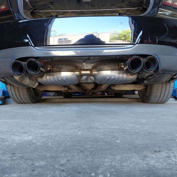 Продам бмв е90 320