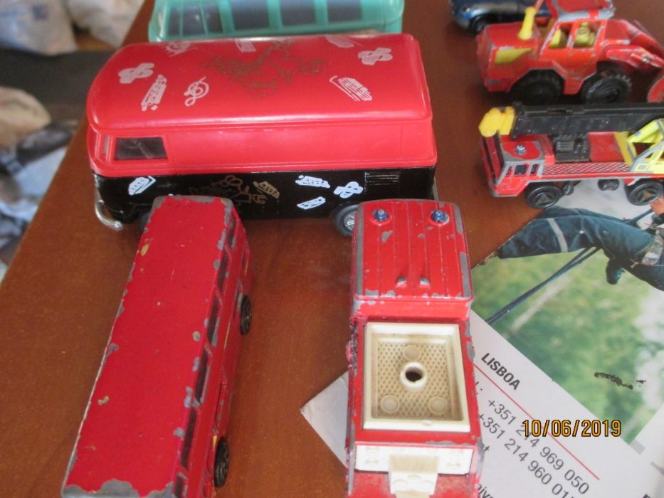 12 carrinhos miniatura Vintage