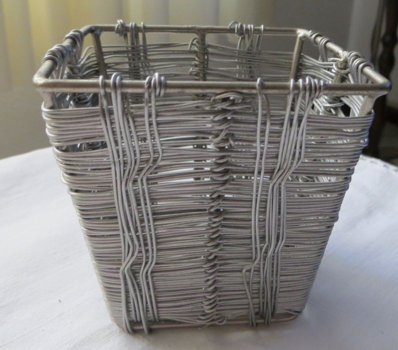 Pencil Holder and Countertop Tools, Woven Wire - Lot 264739097185666120