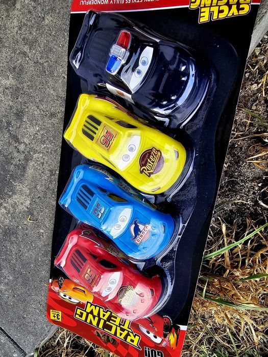 Ekstra autka samochodziki z bajki Cars Auta nowe
