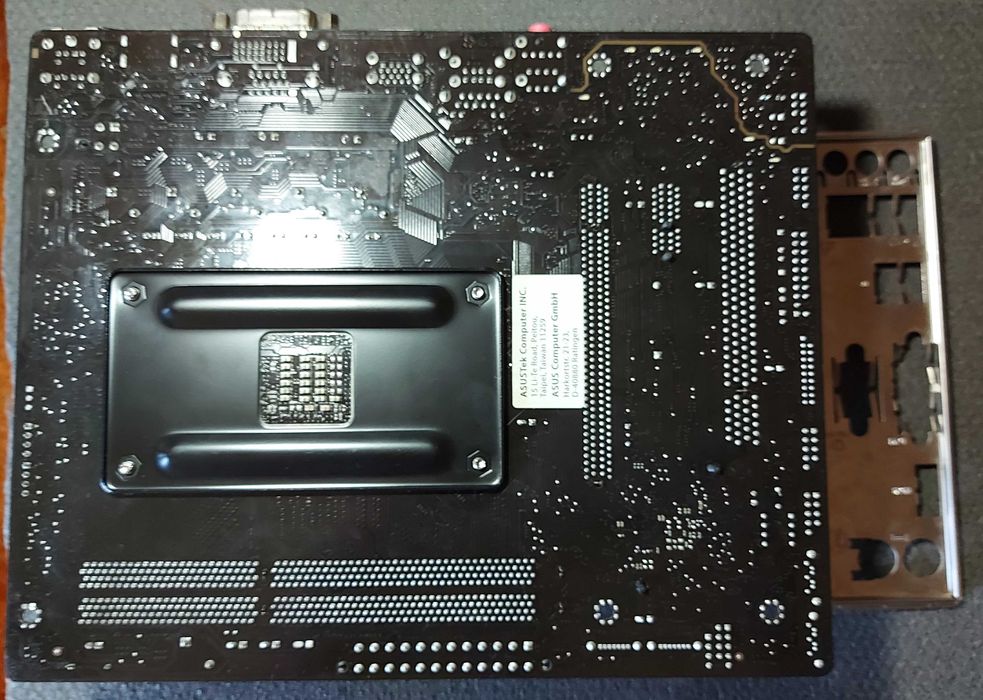 Производительный комплект Asus A68HM-PLUS AMD A8-5500 4 ядра 8Gb RAM