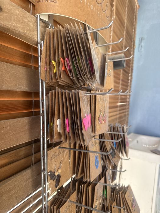 Coleccao de brincos de varias cores, efeitos e tamanhos