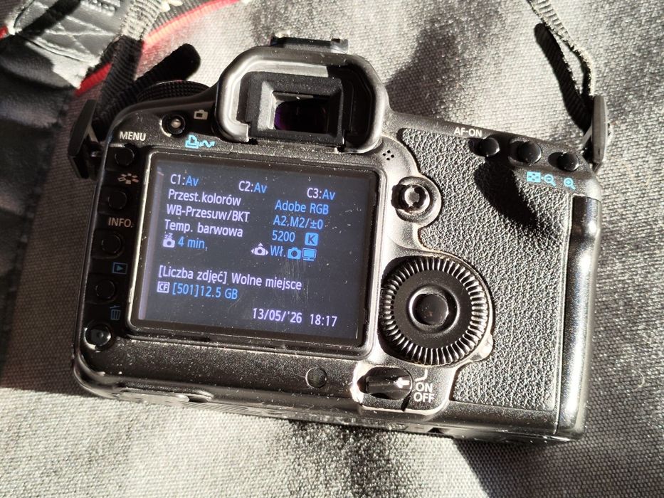 Canon 5d mkII , ladowarka, 3 baterie .