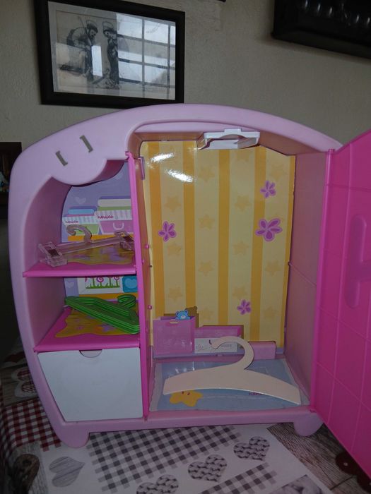 Guarda roupa para bonecas