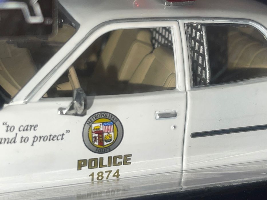 limited edition Terminator Carro de polícia Dodge Monaco