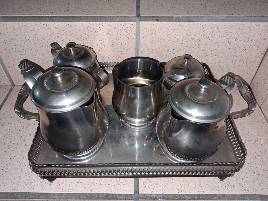 Conjunto 5 peças de Chá e tabuleiro