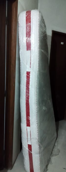 Vendo estrados e colchões novos e segundo mão.