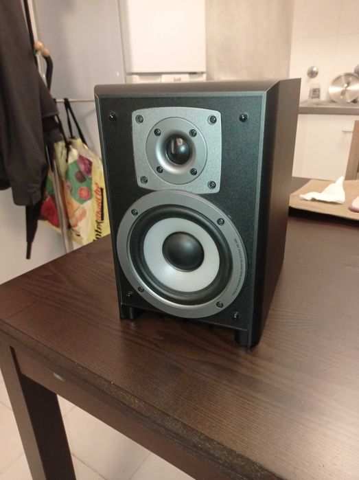 Conjunto de Duas (2) Colunas Akai AE-500 (usadas)