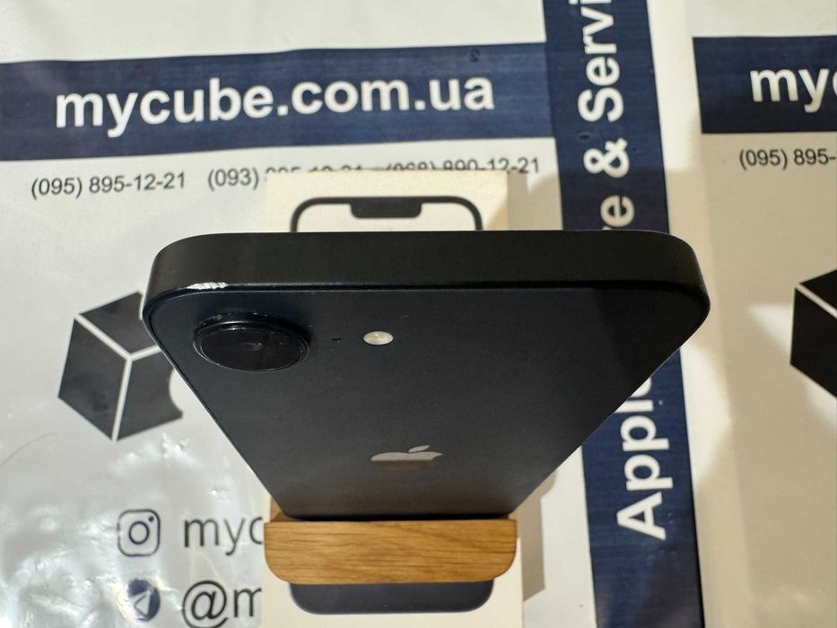 Apple iPhone 16e 128Gb Black Neverlock фізична сім (АКБ 100%, 34 циклів заряду)