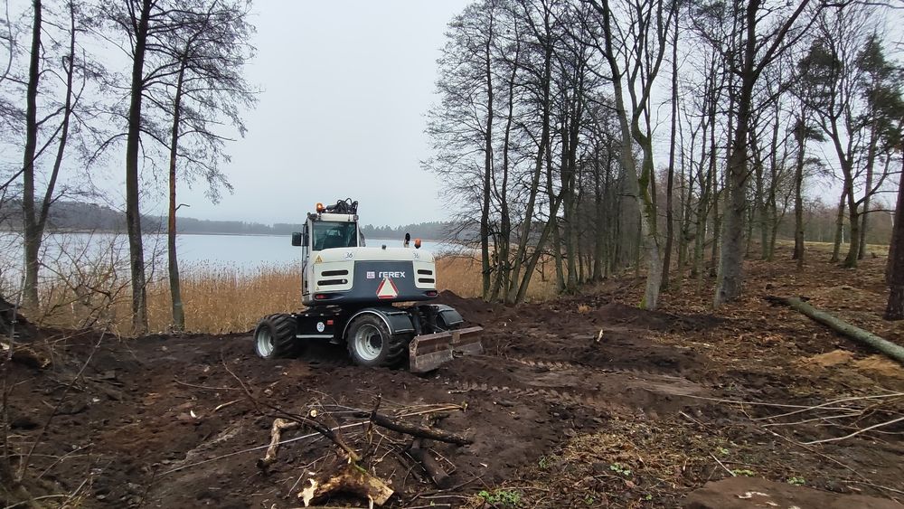 Usługi koparką kołową - roboty ziemne, wykopy, prace ziemne, niwelacje