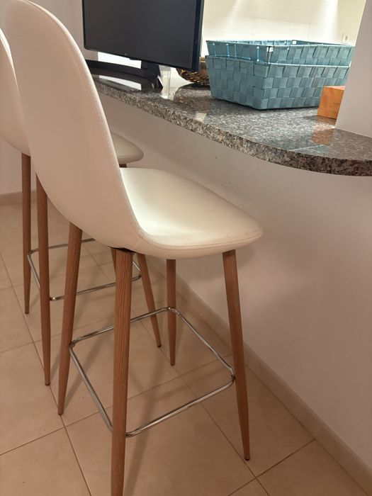 2 cadeiras/bancos altos bar