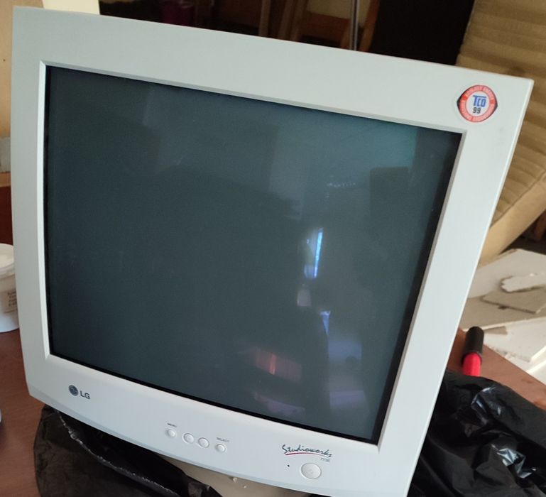 Монитор LG  773 Е