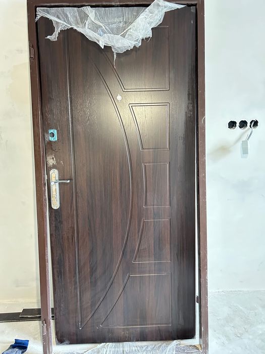 Вхідні двері в квартиру (самовивіз з м.Житомир)