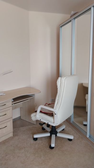 Обмін на квартиру, добротний будинок з бомбосховищем, підвал