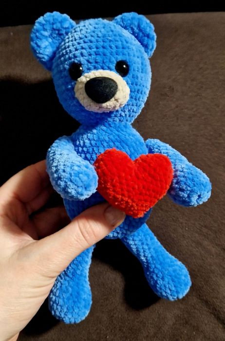 Walentynkowy Miś na szydełku