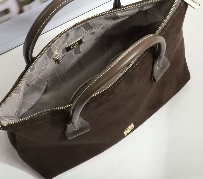 Mala Carolina Herrera nova