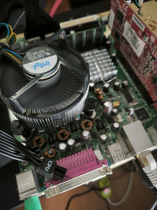 Kit Intel D101GGC + Pentium 4 630 3 GHz + 1Gb DDR - Funcional