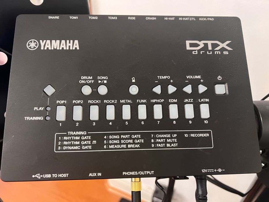 Yamaha DTX482K Electronic Drum Kit with Headphones+Stool +Mat, etc