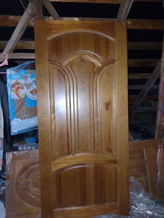 Продам двері міжкімнатні натуральне дерево