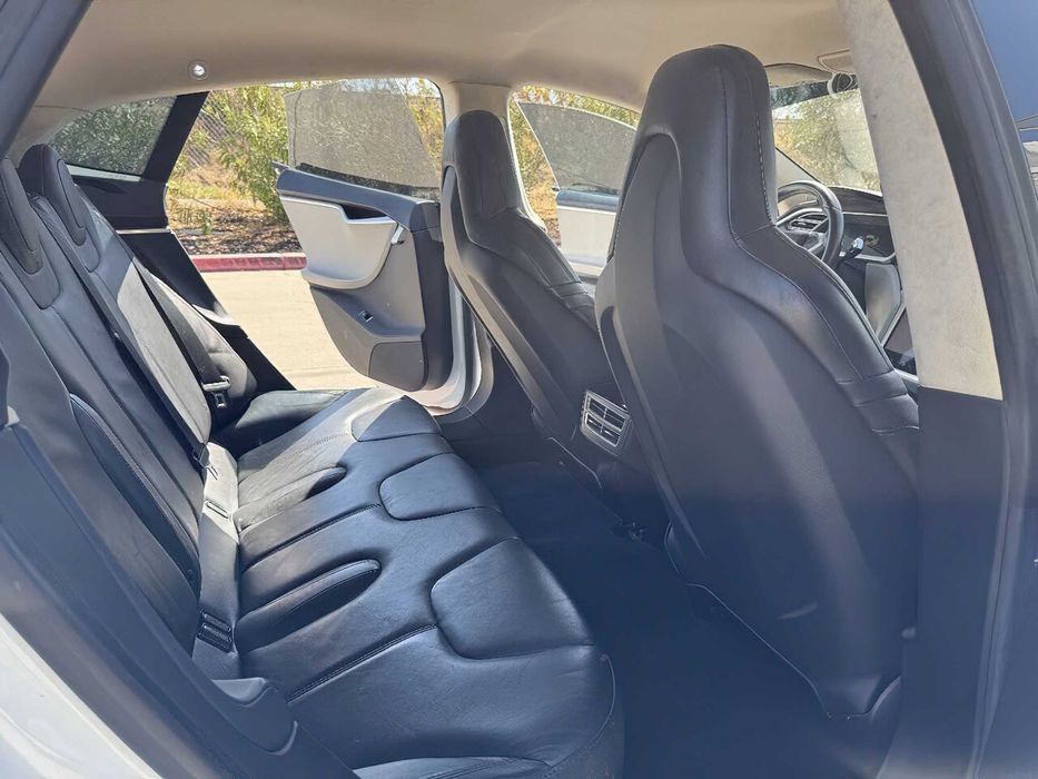 Tesla Model S 85      2013