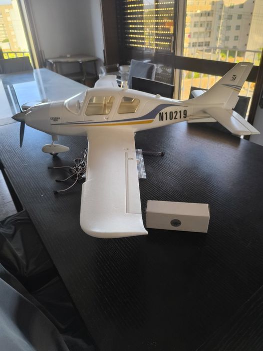 Modelo radio control Cessna 400 novo