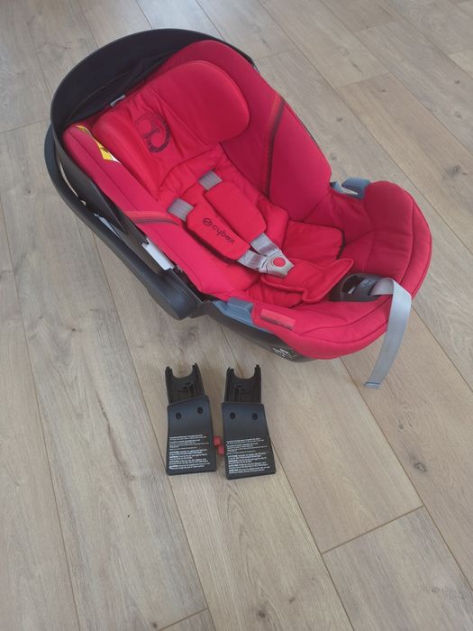 Fotelik dla niemowląt Cybex Aton 5 + adaptery