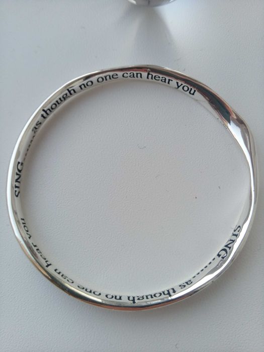 Витончені браслети на руку