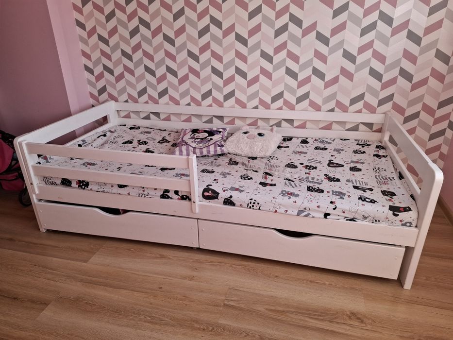 Łóżko drewniane dł. 2m5cm , szer 97cm