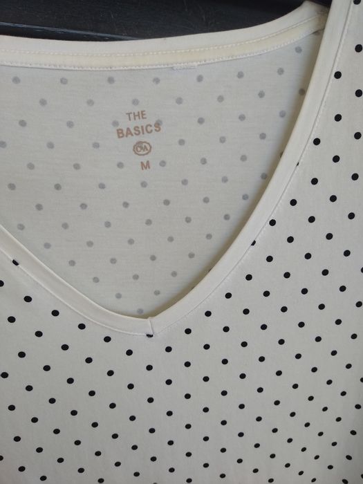 Blusa Branca com Bolinhas Pretas (Padrão Polka Dot) – Estilo Casual Elegante - C&A - Tamanho M