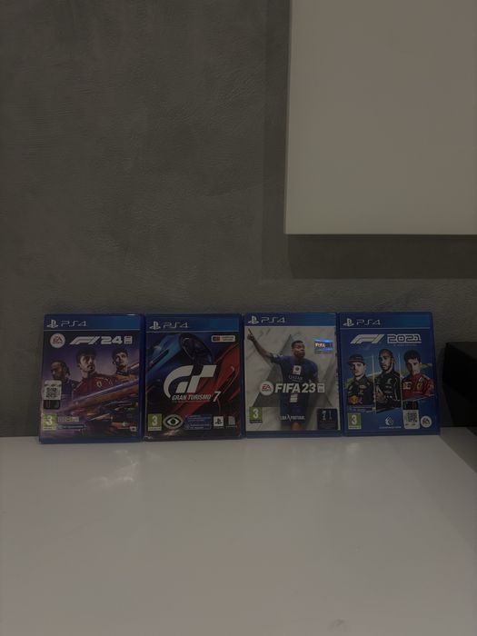 PS4 Pro 1TB + Comando + 4 Jogos – Excelente Estado
