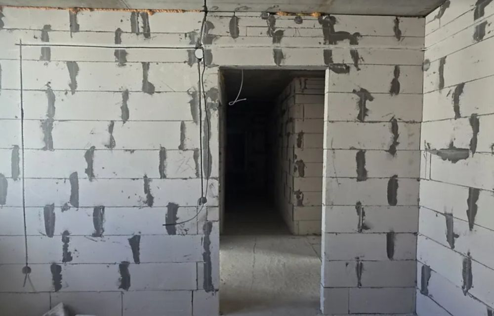 Продаж 2к квартири 69 кв. м на вул. Білогірська