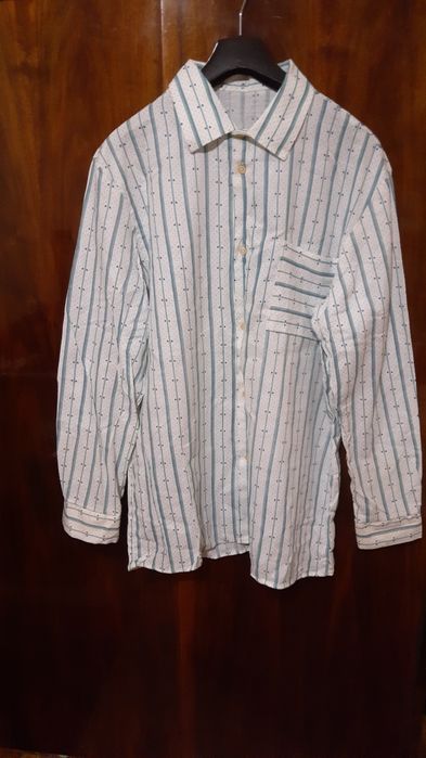 Продам чоловічу сорочку.