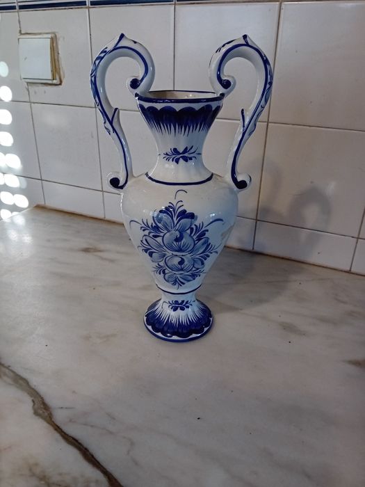 Jarra Antiga em Porcelana