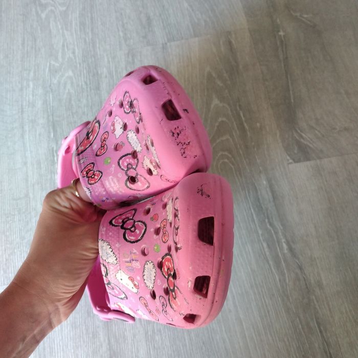 Ctocs hello Kitty M2W4
