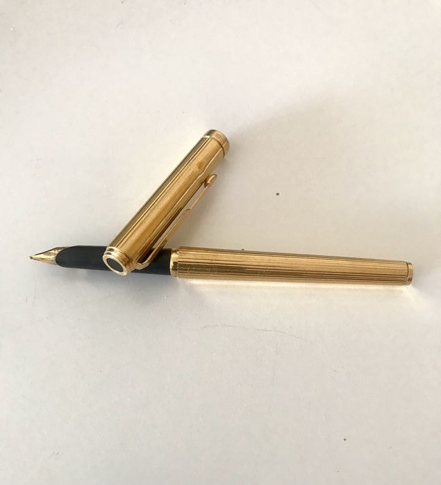 Parker caneta tinta permanente dourada