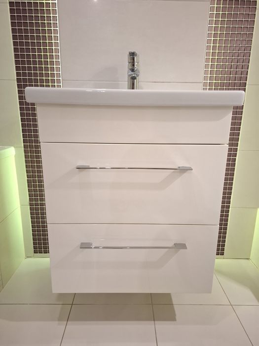 Meble łazienkowe białe wysoki połysk