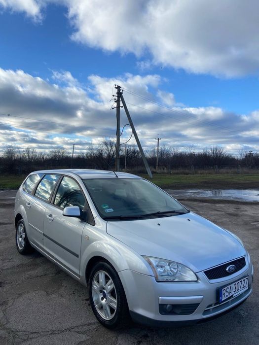 На полном ходу,авто в отличном состояние,подвеска не стучит,мотор идеально работает,в машине все работает,запаска все есть,резина зима,владелец будет доволен,авто стоит внимание..