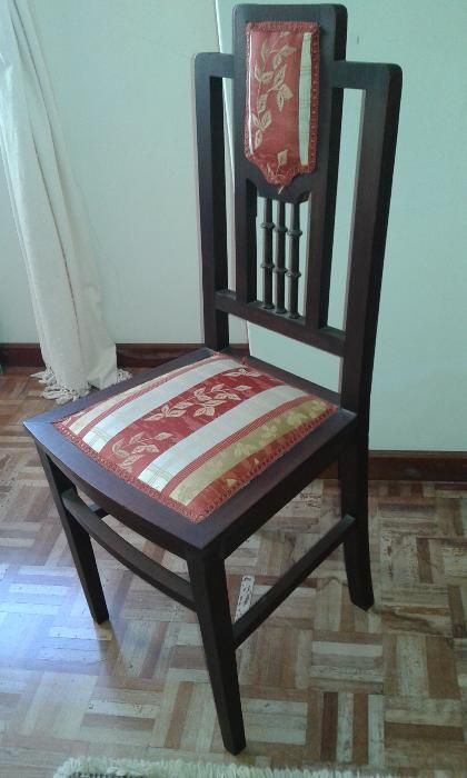 Canapé / cadeirão e duas cadeiras do Séc XIX, em madeira exótica