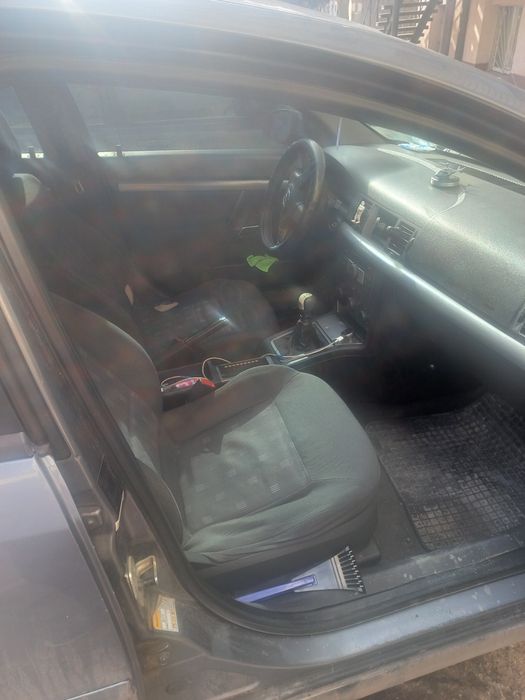 Опель вектра С бляха