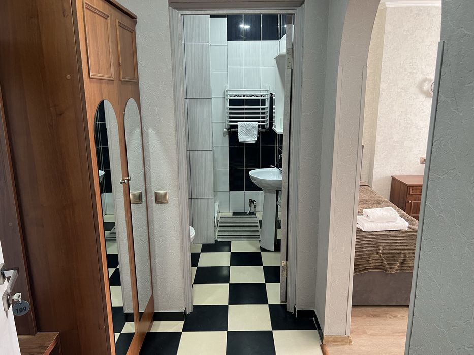 Нове житло Трускавець ! До центру 450м ! Балкон! Кондиціонер!