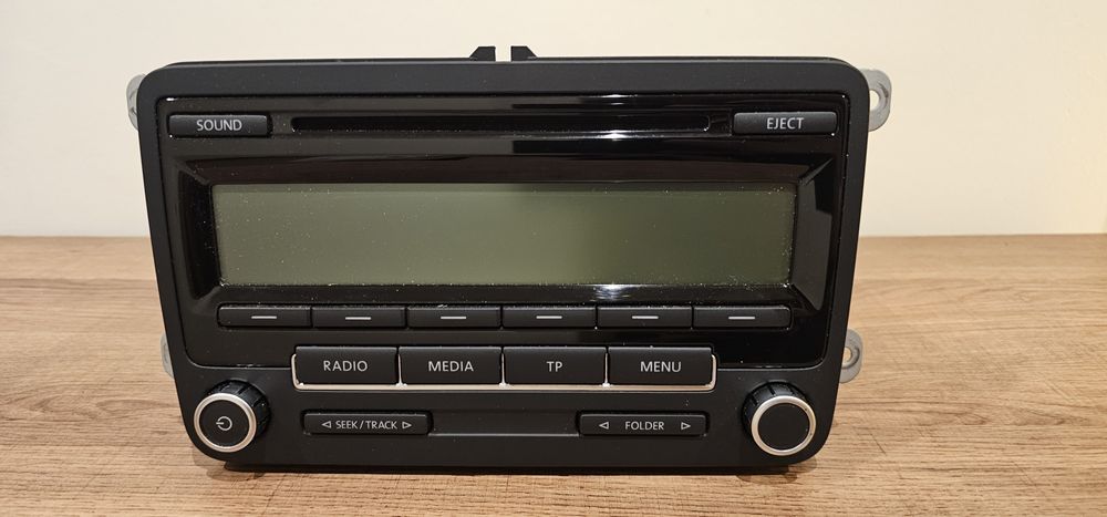 Genuine Original VW Passat RCD 310 CD stereo radio unit.