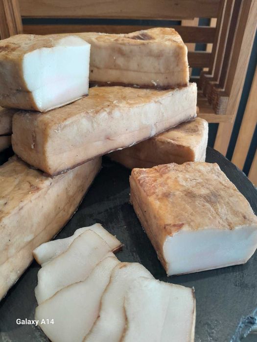 Сало копчене на дровах