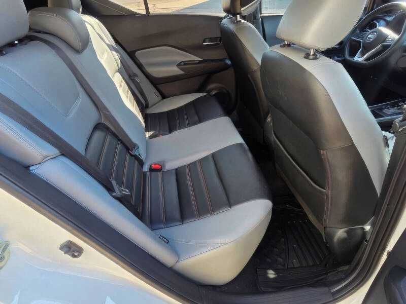 2021 Nissan Kicks SR