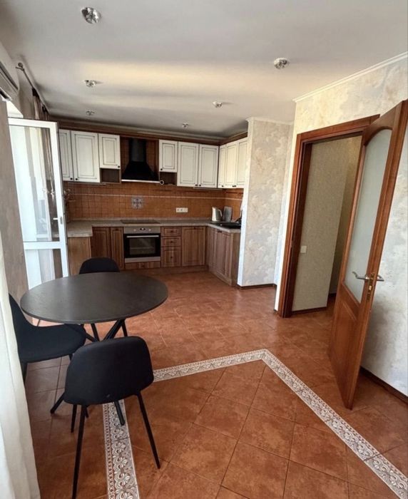 2-кімнатна 66 м², 16/16, вул. Семена Палія