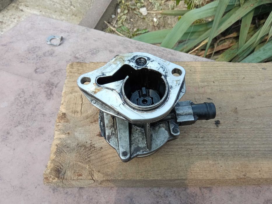 Вакуумний насос Renault 1.5Dci 8200327149
