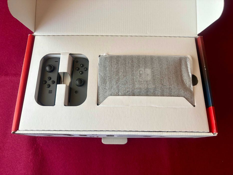 Nintendo Switch Cinzenta (Mod. Original) – Com marcas de uso / Caixa Original